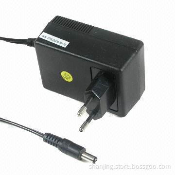 Universal AC/DC CCTV Power Supply, Voltage of 12V/2A